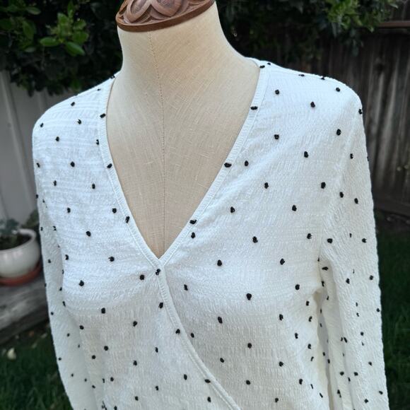 The Line Of Style Wrap Style White Black Polka Dot Blouse Women's Size Medium - Picture 2 of 13